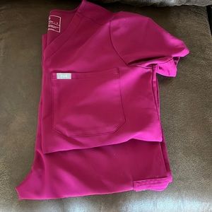 Figs dark magenta scrub set